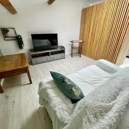 Appartamento Les Vieux Platanes La Crau Esterno foto