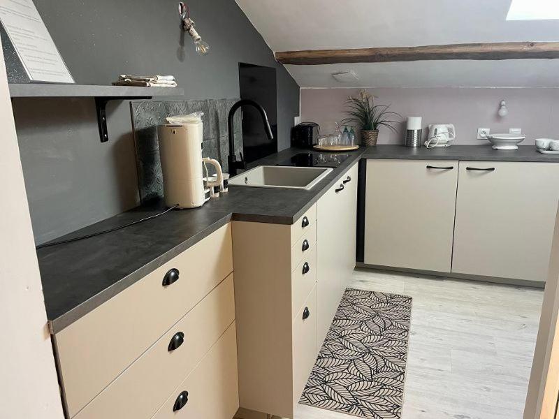 Les Vieux Platanes Homestay